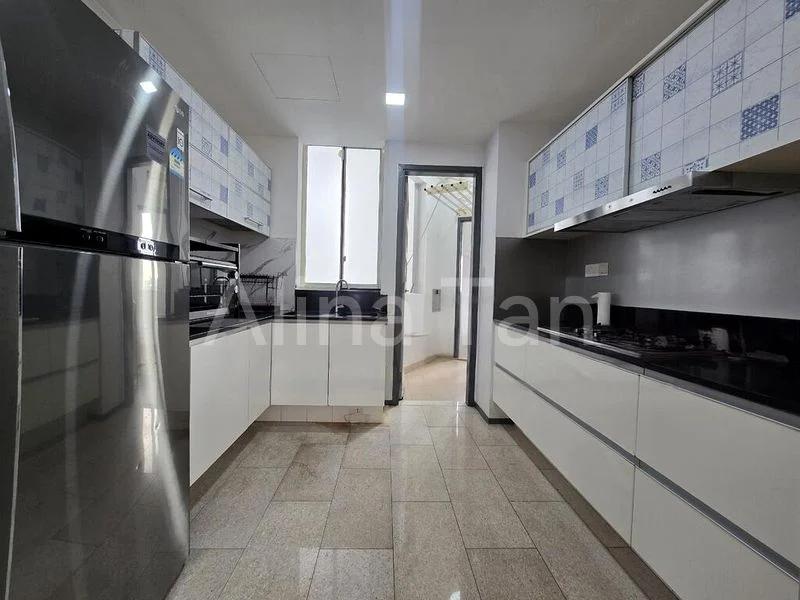 2 Bed Condo for Rent in  Kerrisdale - Image 5